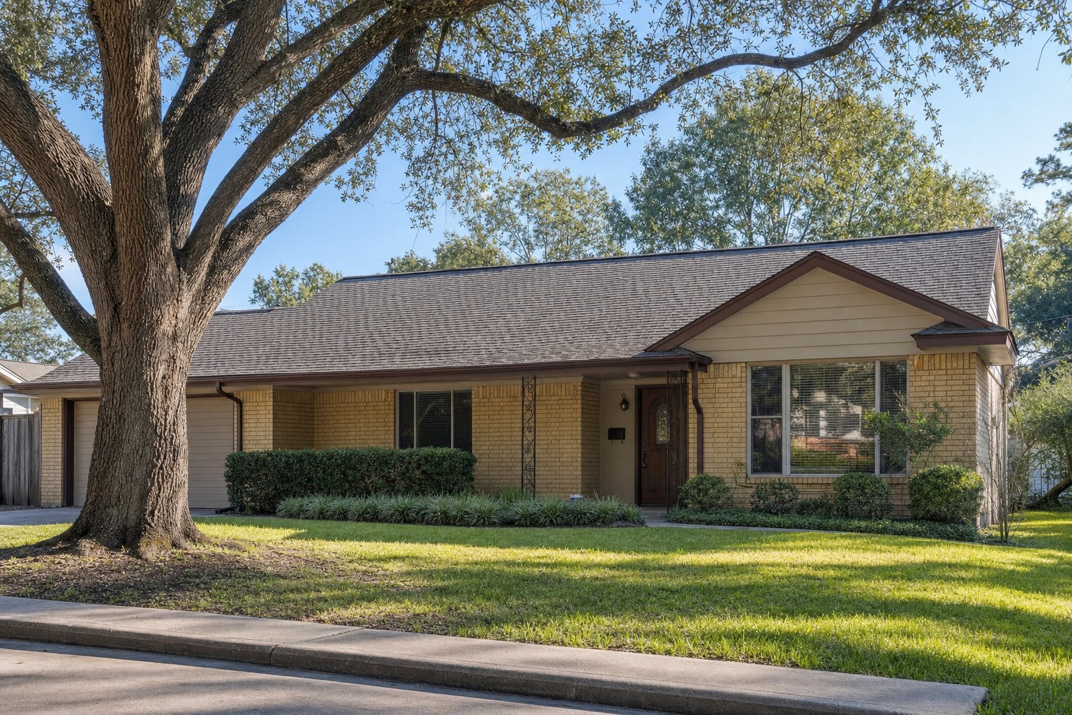 Single-story Houston ranch home with new architectural shingle roof